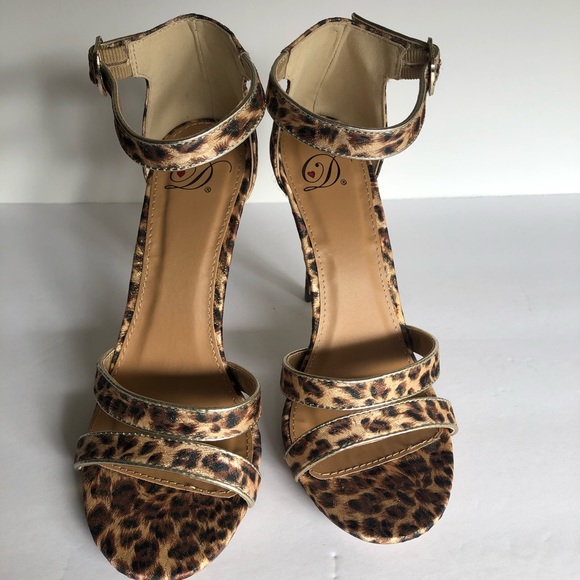 Cheetah Heels - Picture 3 of 7